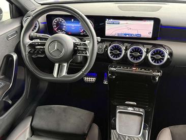 Mercedes Classe A 180 Night Edition — photo 11