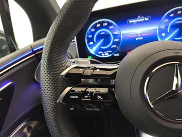 Mercedes EQE 300 Night — photo 15