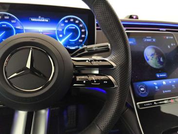 Mercedes EQE 300 Night — photo 16