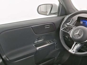Mercedes EQB 300 — photo 4