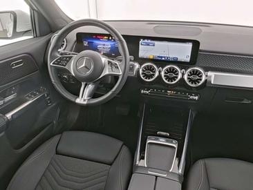 Mercedes EQB 300 — photo 6