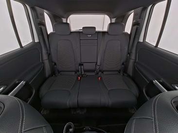 Mercedes EQB 300 — photo 8