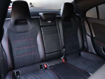 Mercedes CLA 180 AMG Line — photo 14
