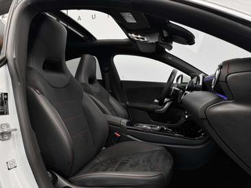 Mercedes CLA 200 — photo 20