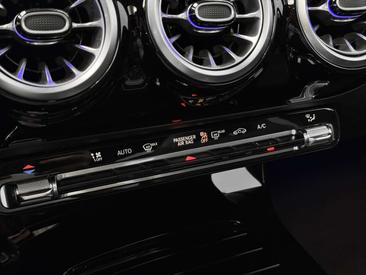 Mercedes CLA 200 — photo 26