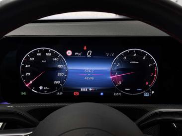 Mercedes CLA 200 — photo 27