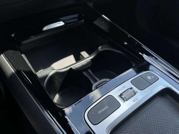 Mercedes GLA 200 — photo 15