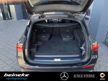 Mercedes Classe E 300 Night Edition — photo 16