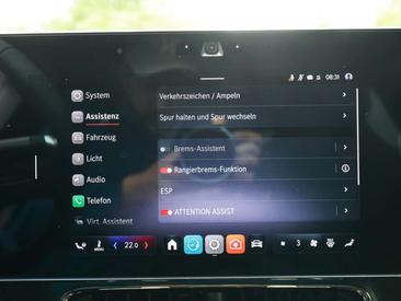 Mercedes CLA 180 AMG Line — photo 11