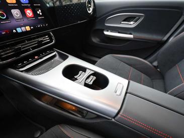 Mercedes CLA 180 AMG Line — photo 15