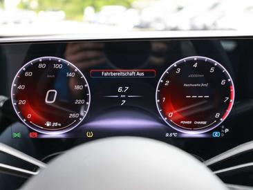 Mercedes CLA 180 AMG Line — photo 17