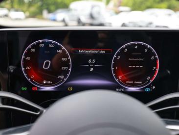 Mercedes CLA 180 AMG Line — photo 18