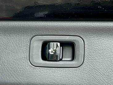 Mercedes EQS 450+ — photo 17
