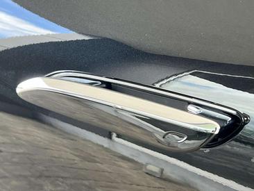 Mercedes EQS 450+ — photo 19