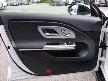 Mercedes CLA 200 AMG Line — photo 29