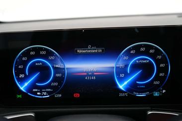 Mercedes EQB 250 Premium — photo 14
