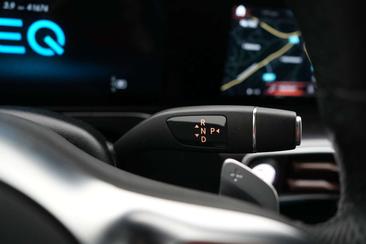 Mercedes EQC 400 AMG Line — photo 16