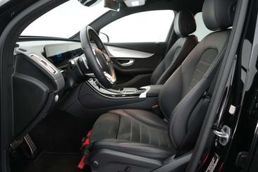 Mercedes EQC 400 AMG Line — photo 17