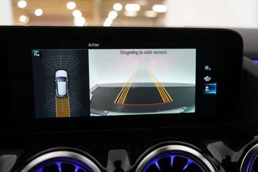 Mercedes GLA 180 Business — photo 28