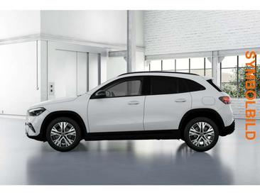 Mercedes GLA 180 Night Edition — photo 2
