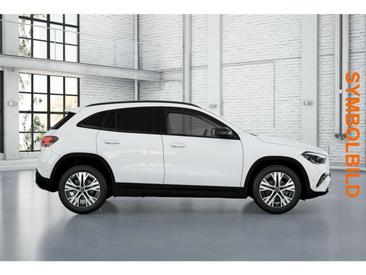 Mercedes GLA 180 Night Edition — photo 5
