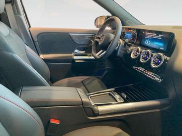 Mercedes GLA 200 AMG Line — photo 9