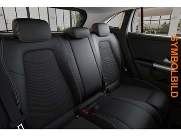 Mercedes GLA 180 Night Edition — photo 10
