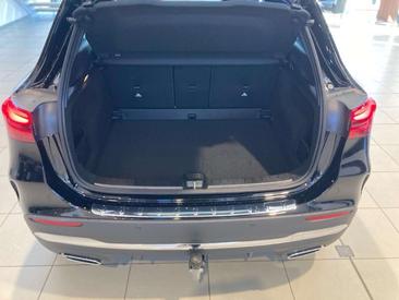 Mercedes GLA 200 AMG Line — photo 17