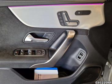 Mercedes CLA 200 — photo 13