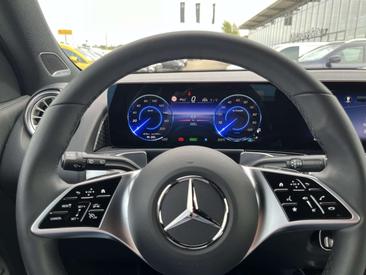 Mercedes EQB 250 — photo 12