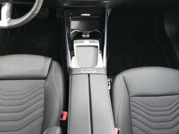 Mercedes GLB 200 Progressive — photo 13