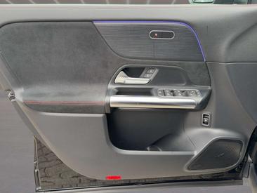 Mercedes GLA 250 AMG Line — photo 14