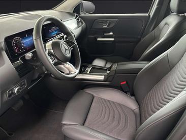 Mercedes GLA 180 — photo 8