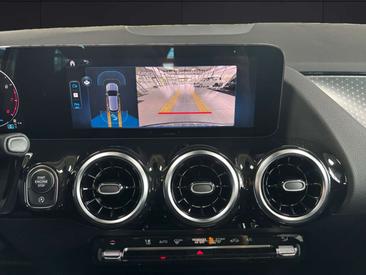 Mercedes GLA 180 — photo 11