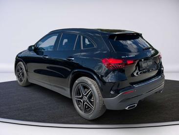 Mercedes GLA 200 AMG Line — photo 3