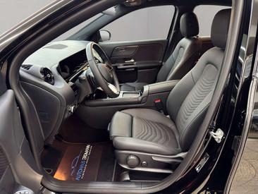 Mercedes GLA 200 — photo 8