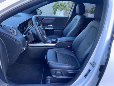 Mercedes GLA 180 Sport — photo 8
