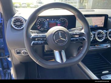 Mercedes GLA 180 AMG Line — photo 9