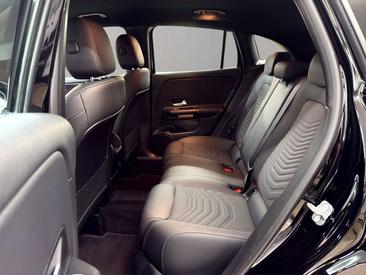 Mercedes GLA 200 — photo 14