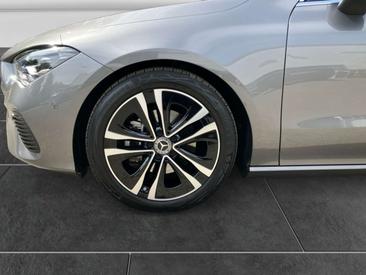 Mercedes CLA 180 — photo 14
