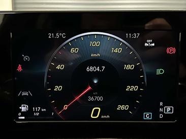 Mercedes CLA 180 AMG Line — photo 27