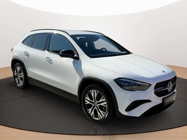 Mercedes GLA 180 Night Edition — photo 3