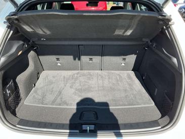 Mercedes GLA 180 Night Edition — photo 13