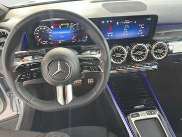 Mercedes GLB 200 Night Edition — photo 7