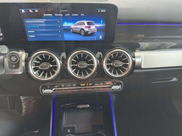 Mercedes GLB 200 Night Edition — photo 9