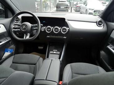Mercedes GLA 200 AMG Line — photo 6