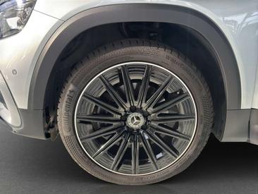 Mercedes GLB 200 Night Edition — photo 16