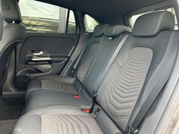 Mercedes GLA 200 Night Edition — photo 12