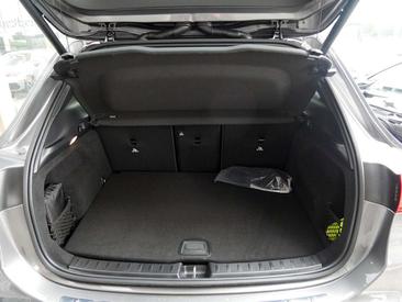 Mercedes GLA 200 AMG Line — photo 9