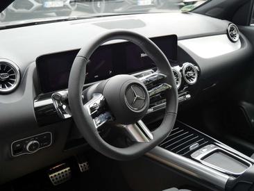 Mercedes GLA 200 AMG Line — photo 11